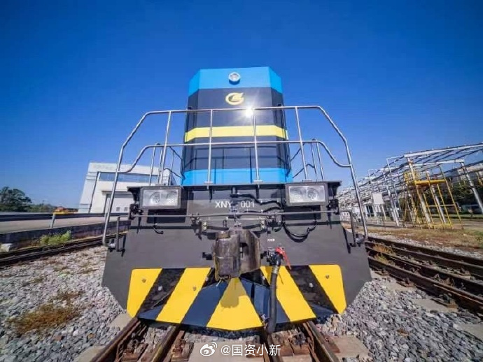 超快充！我國首臺大功率純電新能源調車機車下線